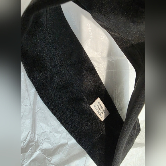 CHANEL Black Embossed CC Wool Scarf - Picture 3 of 3